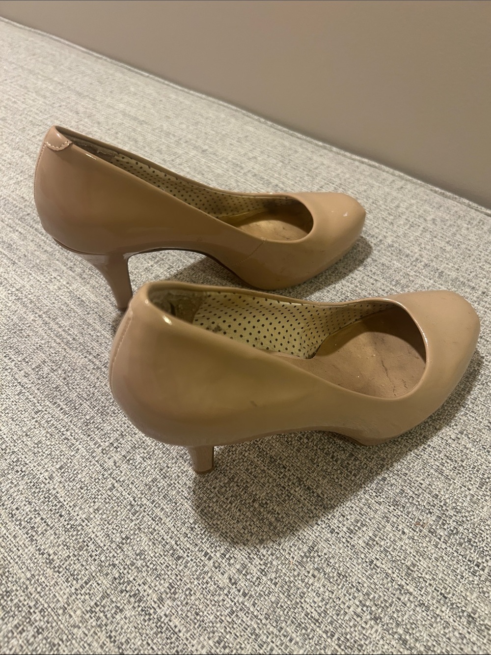 Madden Girl Beige Patent Leather Mid-Heel Pumps